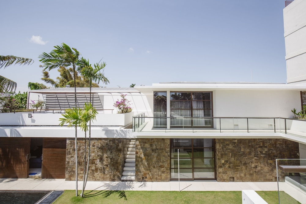Villa Aqua view 5