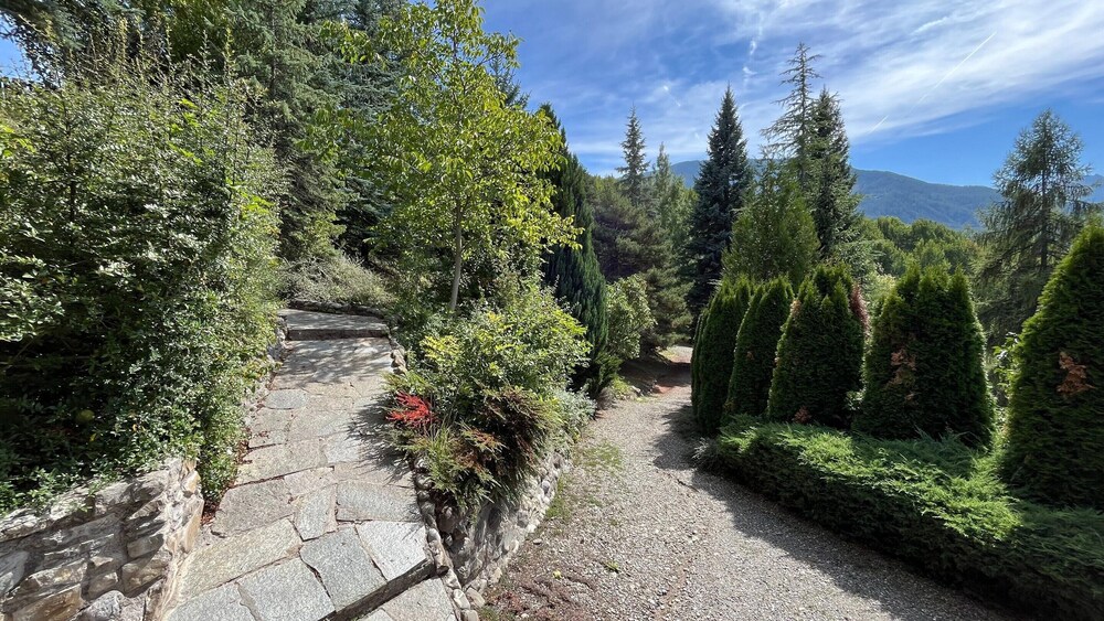 Holiday Home With Sauna, Saint-sauveur