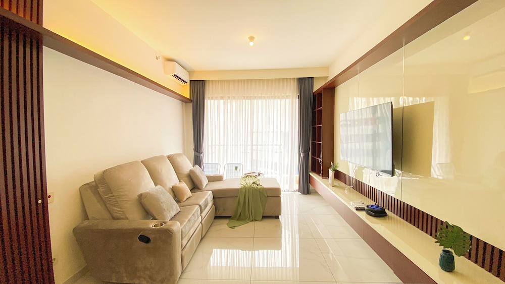 Comfort And Elegant 3Br Apartment Sky House Bsd