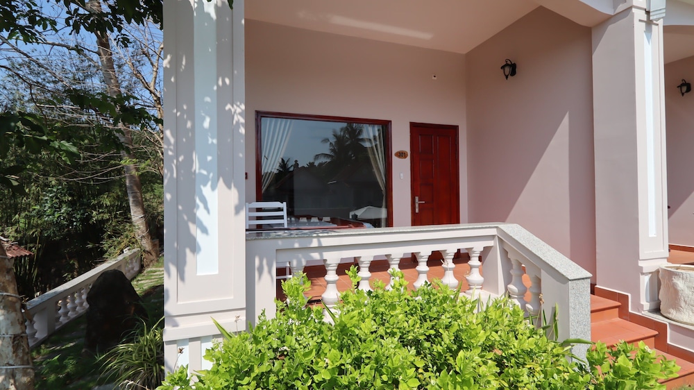 Hong Bin Bungalow Resort