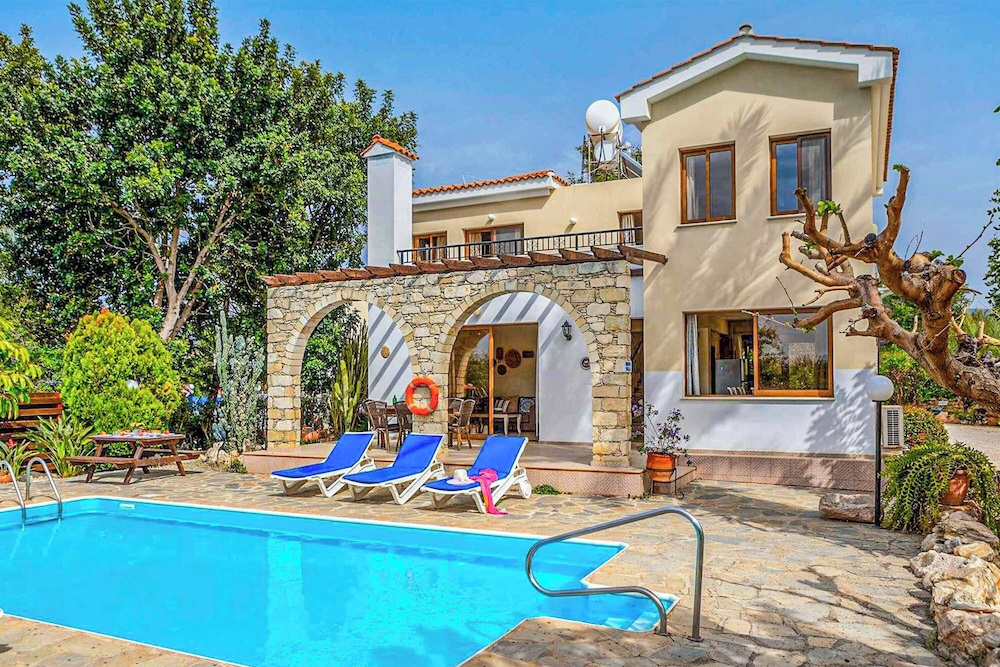 Villa Irene Polis