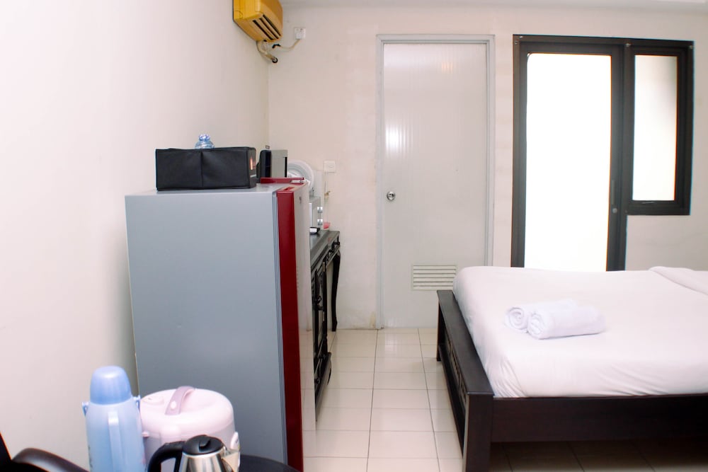 Comfort Studio (No Kitchen) At Metropark Condominium Jababeka Apartment view 3
