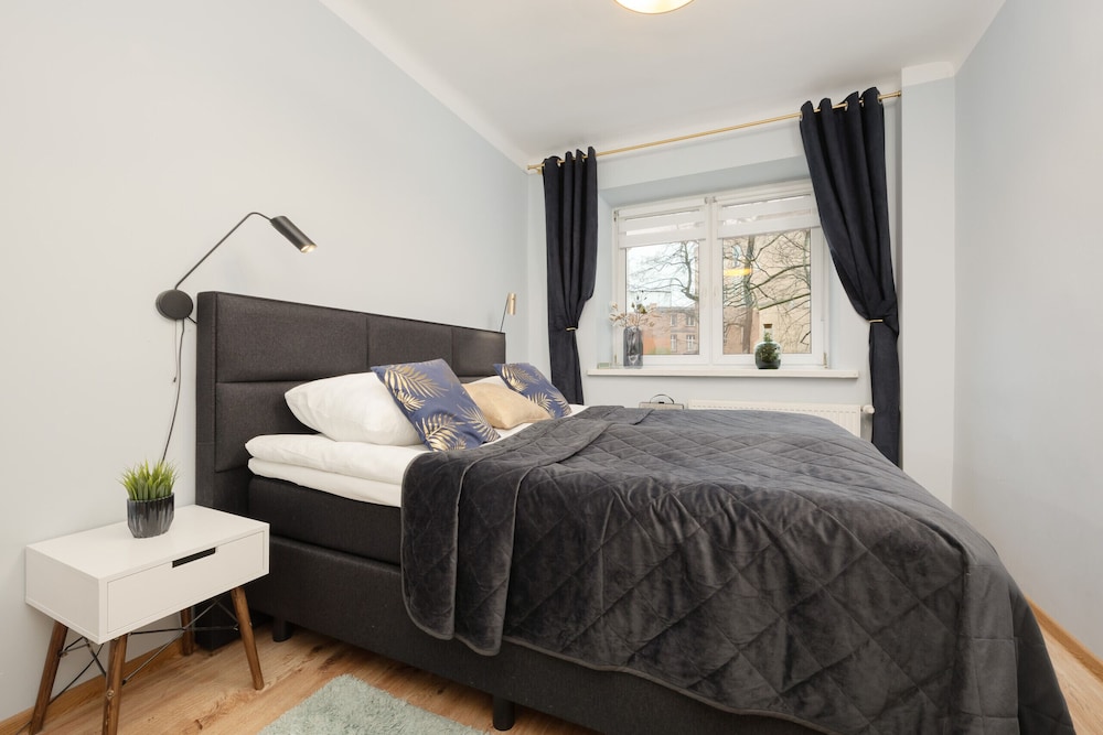 Unique Apartment in Warsaw by Renters view 4