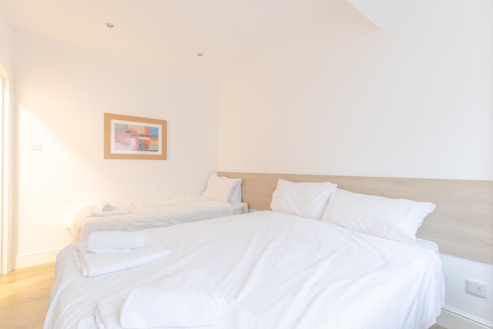Bright and Spacious 1BD Flat - Camden