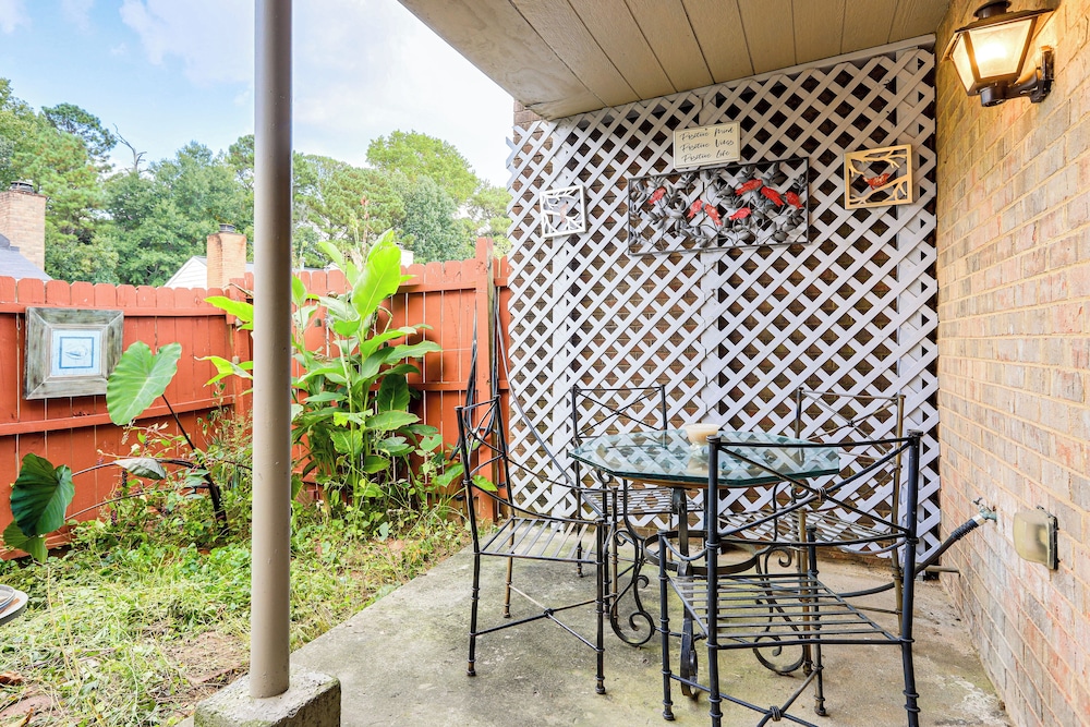 Easy ATL Access: Suburban Home Base w/ Patio