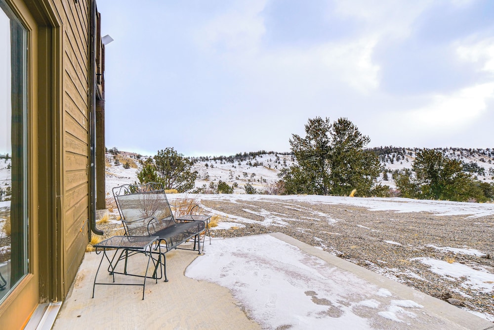 Mountain & Valley Views: Fairplay Family Home!