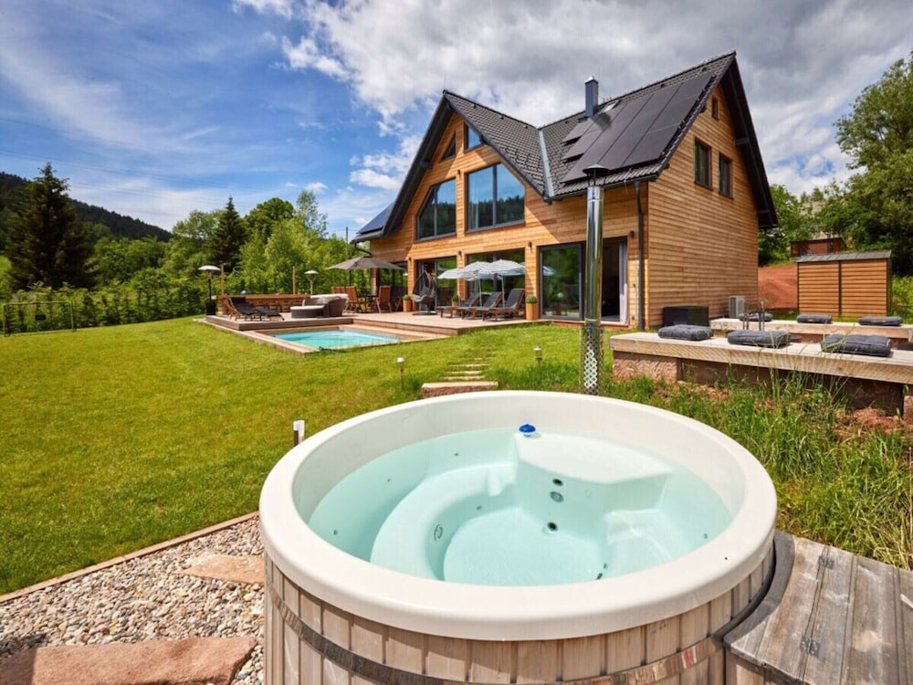 Welcoming Villa With Amenities