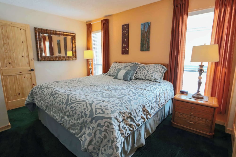 Family Fun Condo Stay for 6!