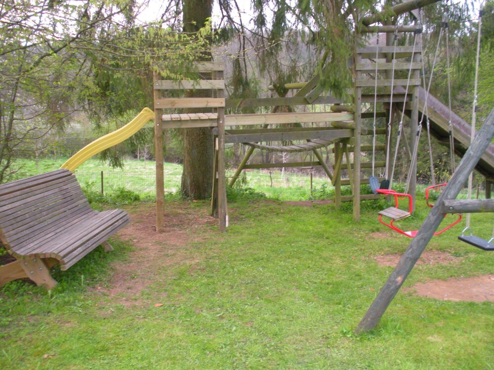 Ideal Cottage for Family & Friends Holiday - Calm in the Midst of Nature