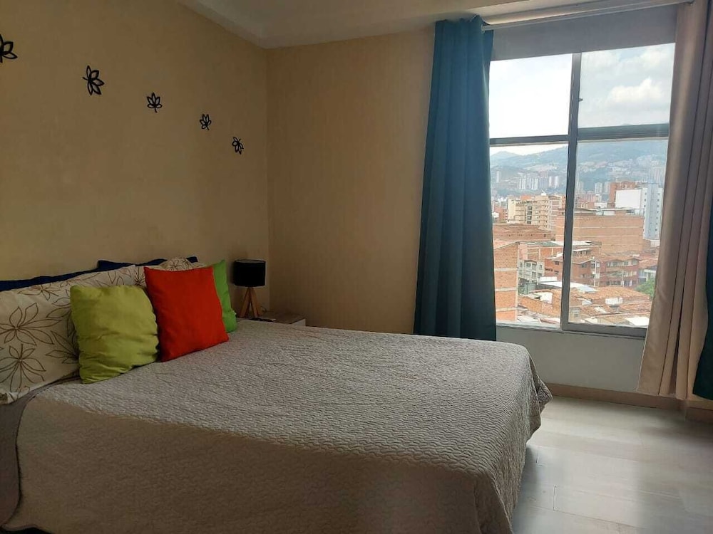 Lovely one bedroom condo in Laureles