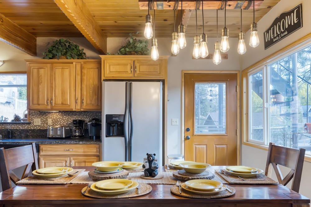 Lakeside in Bearadise by Avantstay Gorgeous Mountain Cabin in Boulder Bay