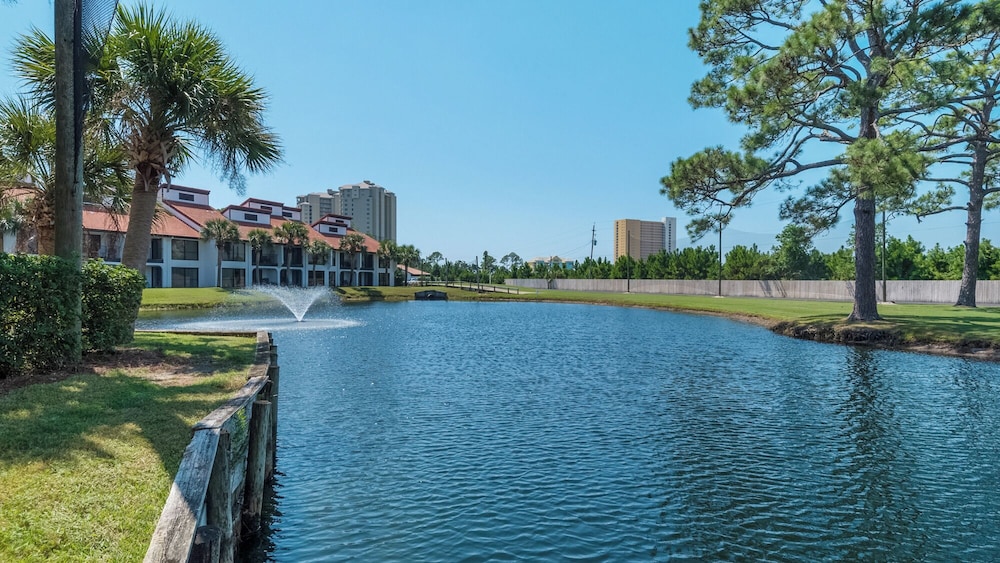2BR Condo in Edgewater Resort With Golf, Tennis, Pools & Free Tram Service!