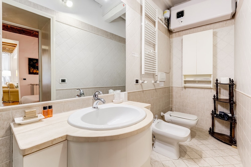 Historical Apartment near Spanish Steps