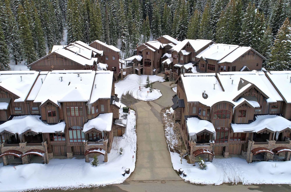 Base Camp 480 4 Bedroom Holiday Home by Winter Park Lodging Company