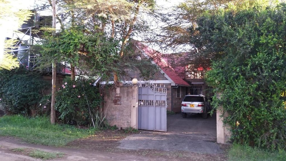 Lux Suites Weavers Haven Guest House