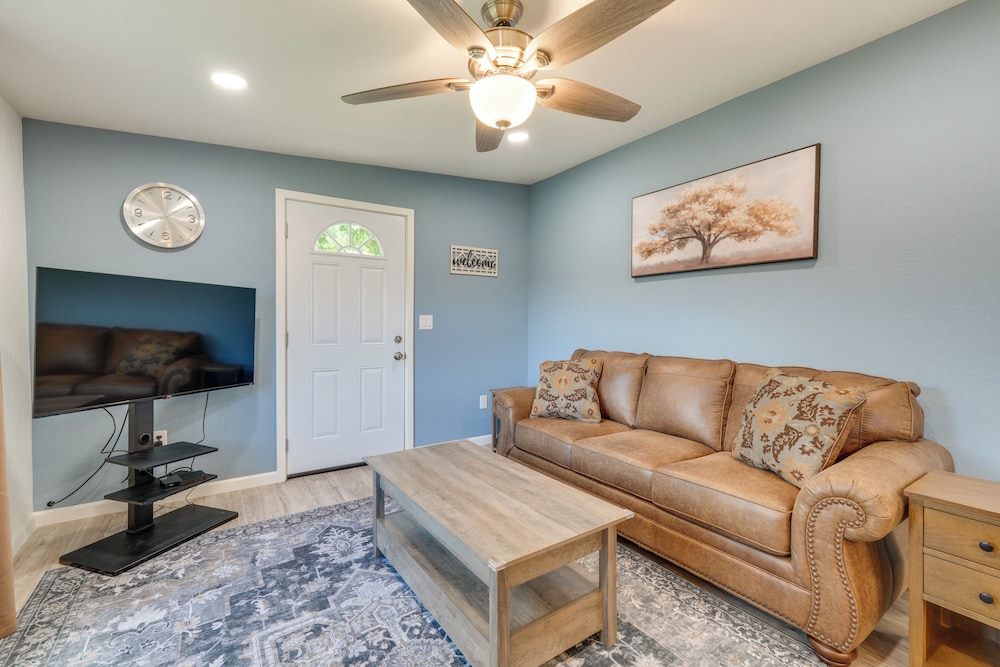 Mtn-view Cottage w/ Garden & Yard in Erwin!