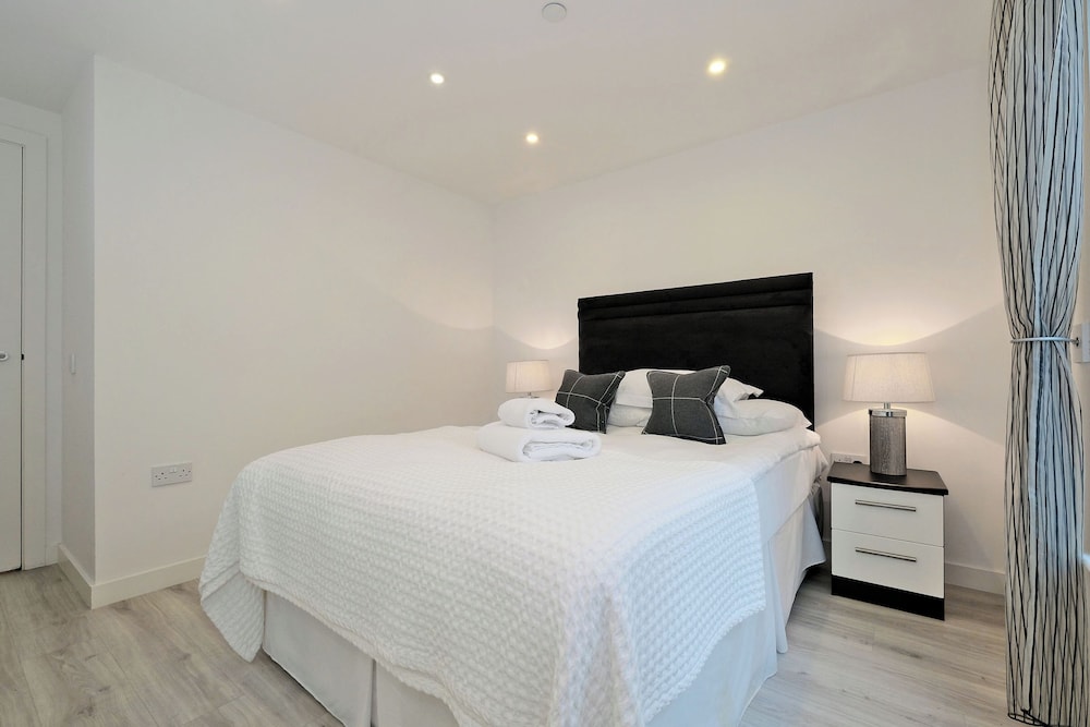Modern 2 Bed Home in Aberdeen view 5