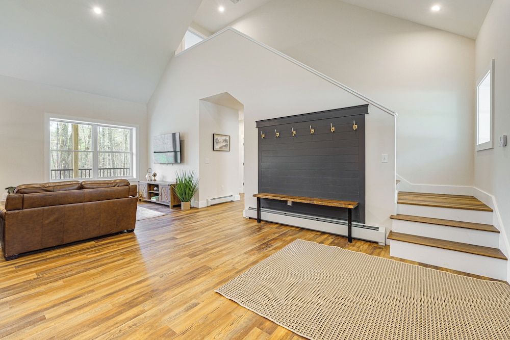 Walk to Sebago Town Beach: Luxe Townhome w/ Grill