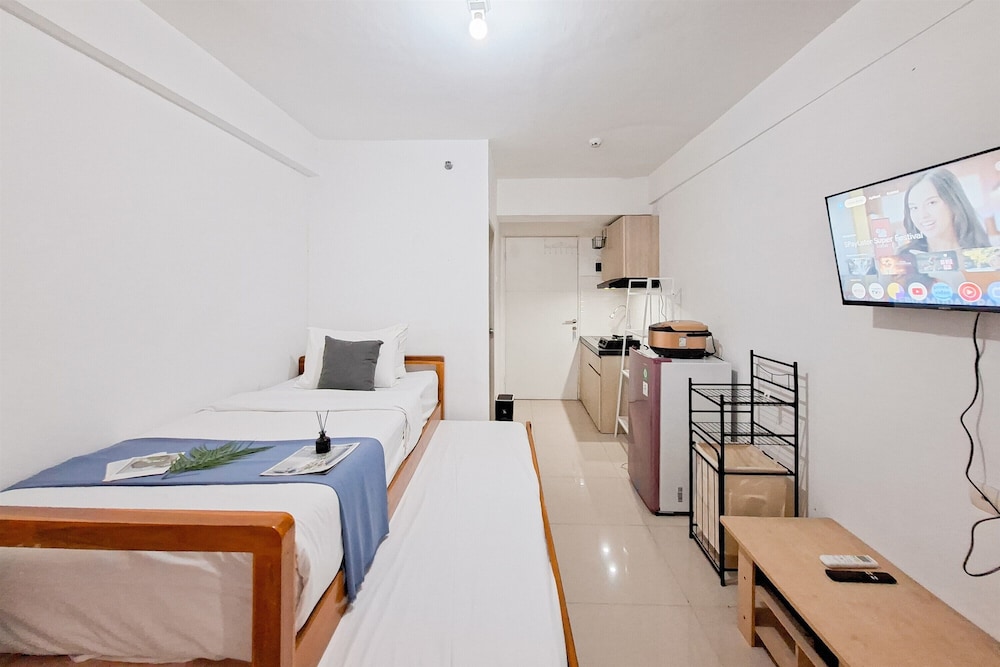 Minimalist Studio At Urbantown Serpong Apartment