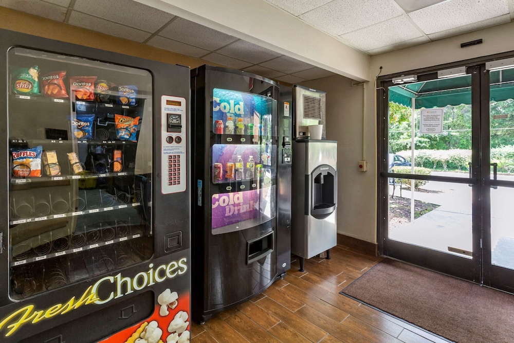 Comfort Inn Laurinburg - Property Image 11