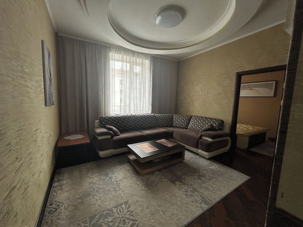 Spacious apartment near railway station