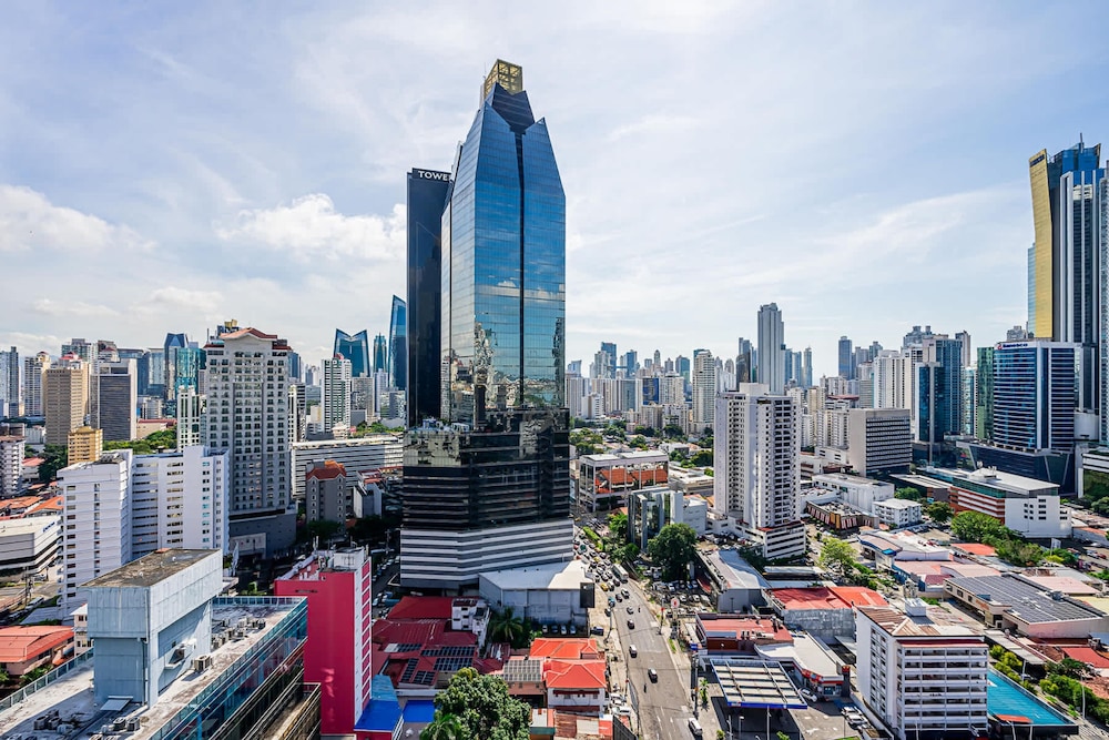 w Brilliant 1BR w Beautiful View in Calle 50