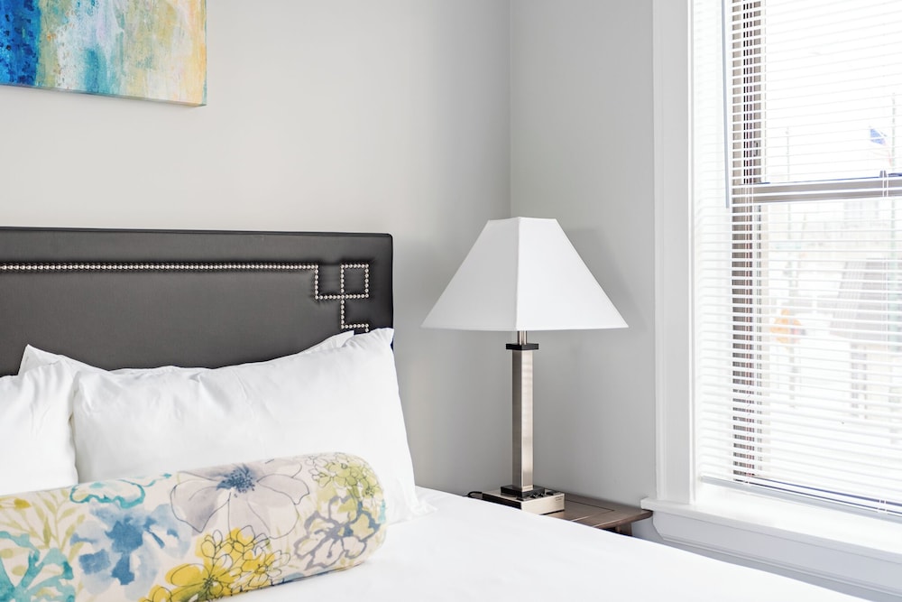 Well-Appointed 2BR - Cicero 2N