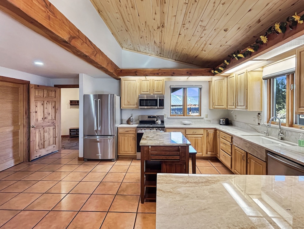 Whispering Deer Retreat 3 Bedroom Home
