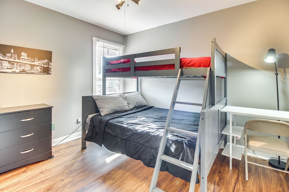 Private Pool & Game Room: Home Near Savannah