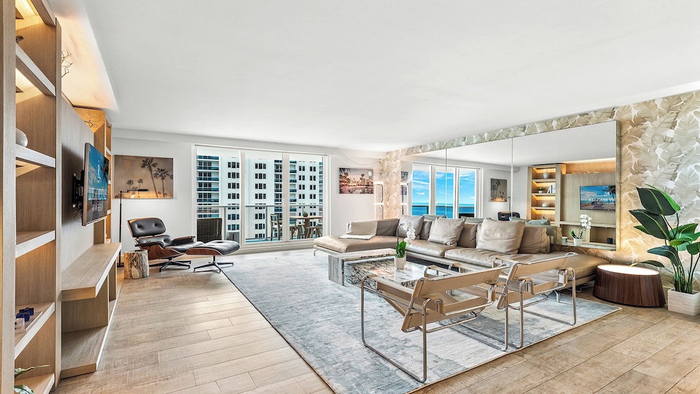 Luxury Vacation Rentals at 1 Hotel & Homes by LRMB