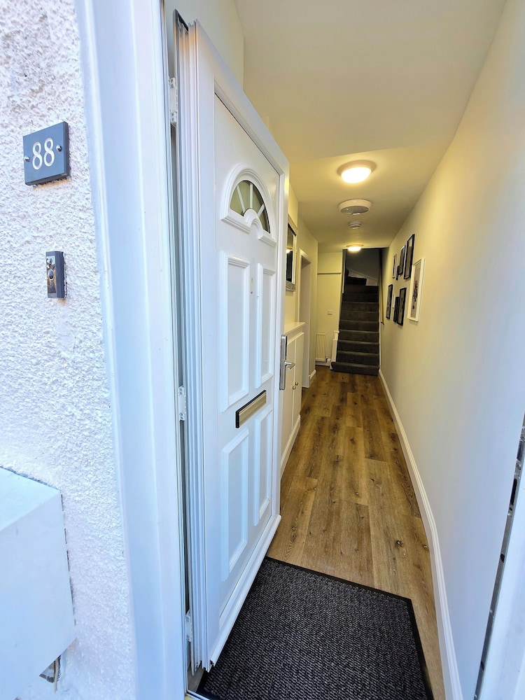 3-Bed Home in Glasgow