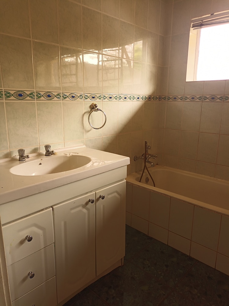 JM TOURS & SAFARIS GUESTHOUSE