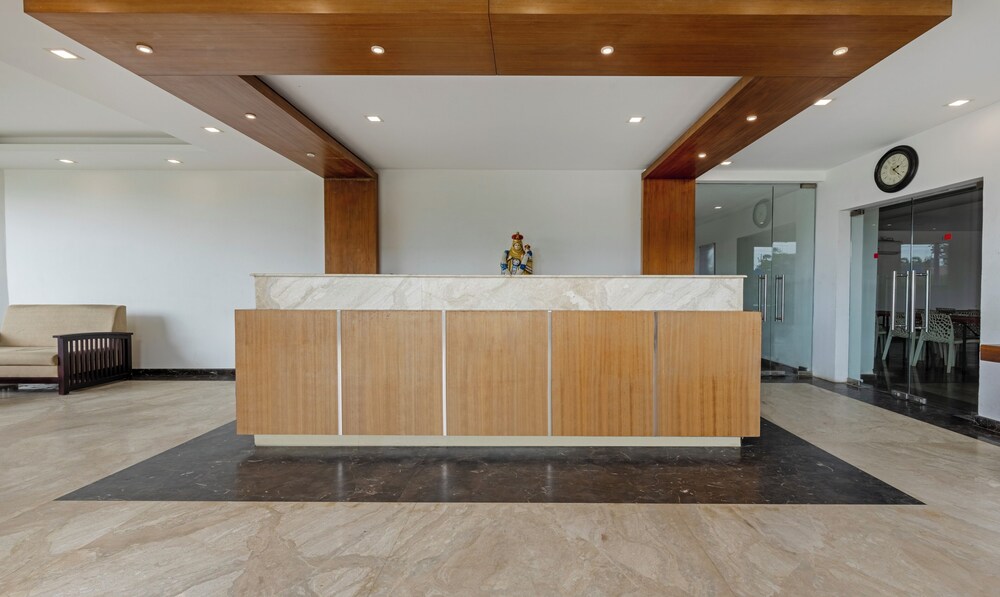 Lobby & Reception