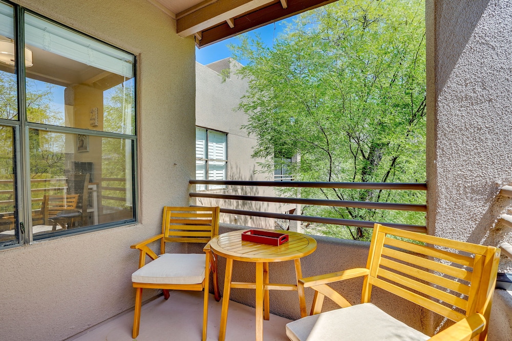 Tucson Oasis: Heated Pool, Tennis Court, Hiking! view 5