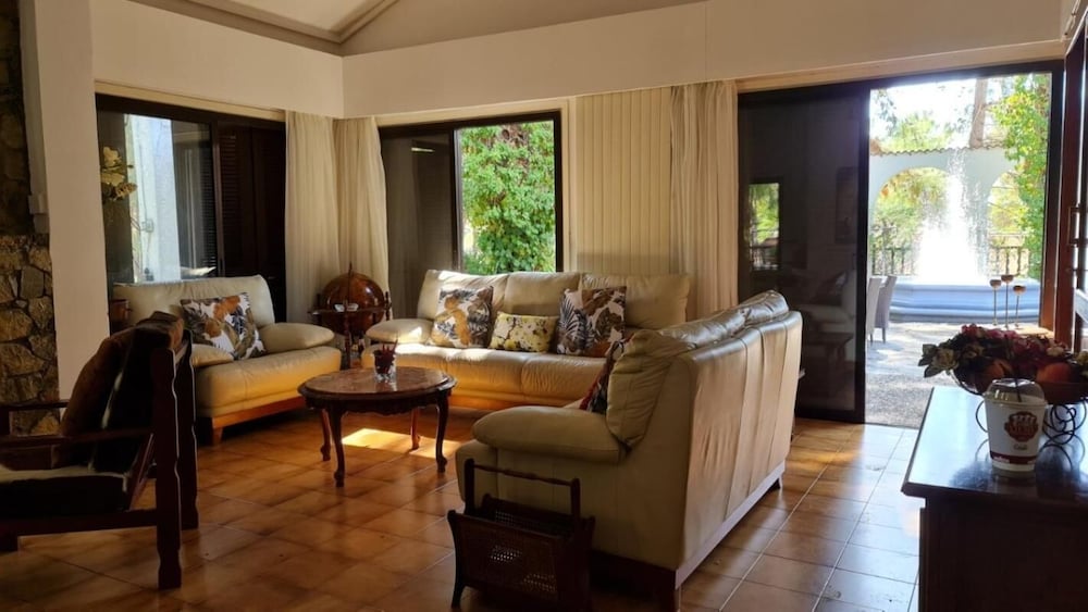 Charming Villa in Moniatis, Cyprus - Private Pool & Garden