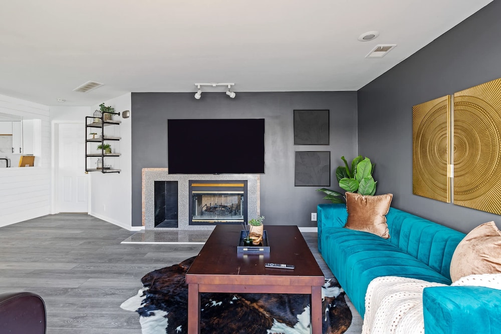 Renovated River Home Hot Tub Sauna Game Room