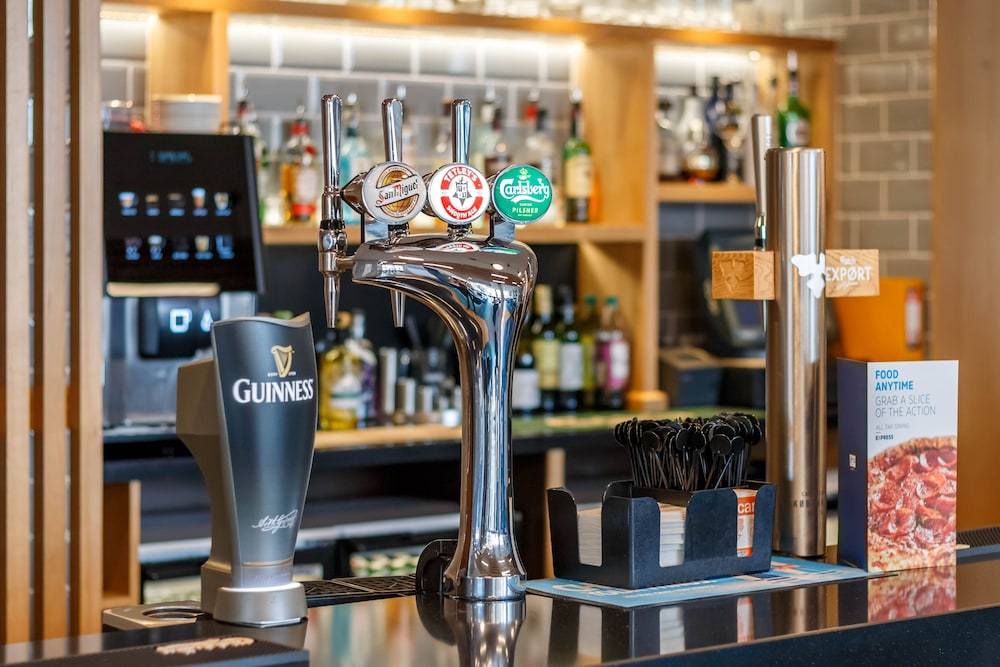 Walsall Vacations - Holiday Inn Express Walsall M6J10, an IHG Hotel - Property Image 11