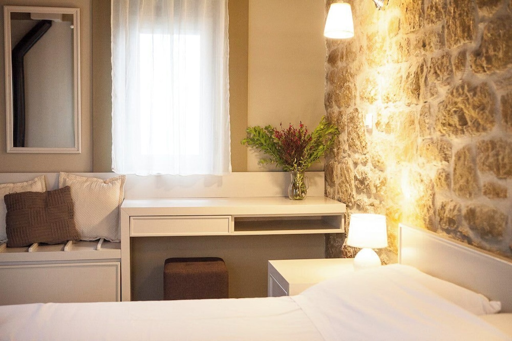 Villavia Residence - Ostria Pool Access Residence