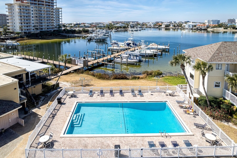 Sandpiper Cove 3104 2 Bedroom Condo by RedAwning