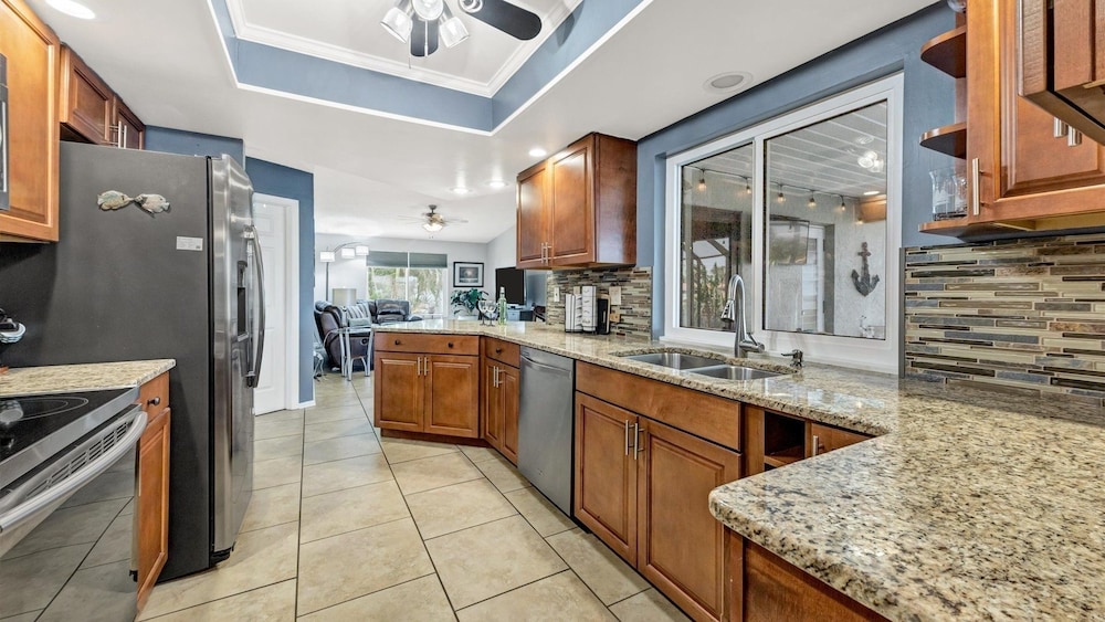 The Canal House Of Punta Gorda Isles, Pool, Pet Friendly, Kayaks, Bikes 3 Bedroom Home
