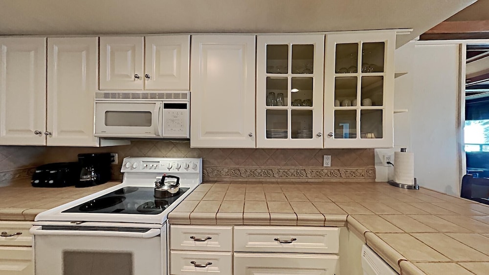 Two Bedroom Units at 1849 Condos With 3 Hot Tubs & Slopeside view 3