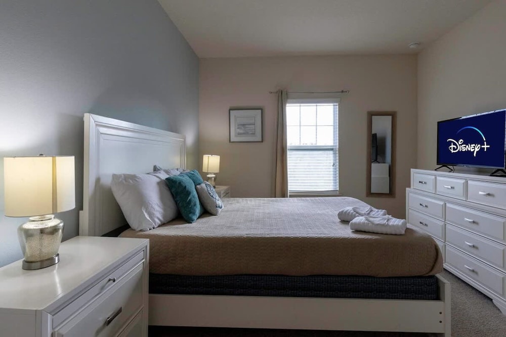 4BR Family Townhouse Steps to Disney