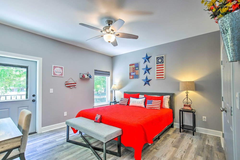 Outdoor Entertainment Space: Home in Mcqueeney view 5