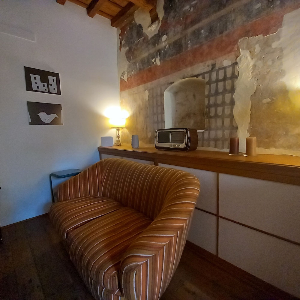 Pepi 64 in Firenze With 2 Bedrooms and 1 Bathrooms