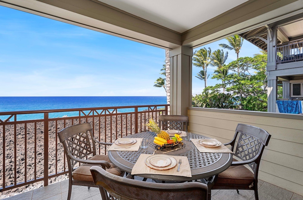 Direct Ocean Front - AC - Concierge Included - Ocean Viewing Lanai & Near Shops! -vrkcv