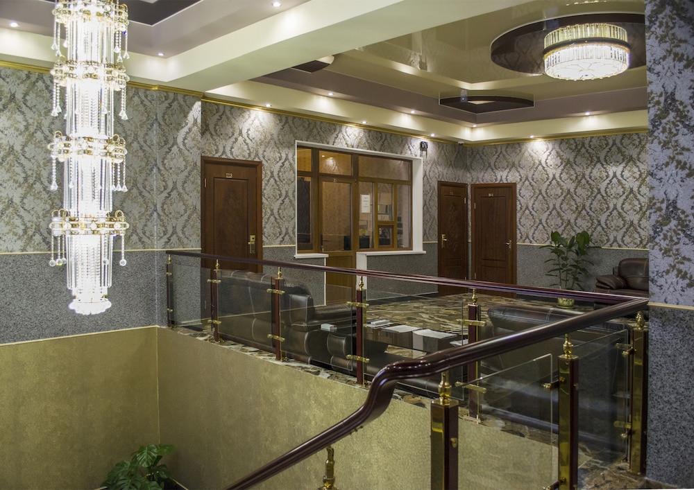 Lobby & Reception