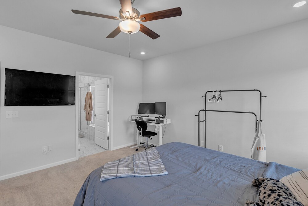 Modern Nest - Huntsville Hideaway 3 Bedroom Home