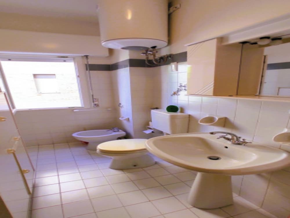 Spacious Flat With Large Terrace-beahost