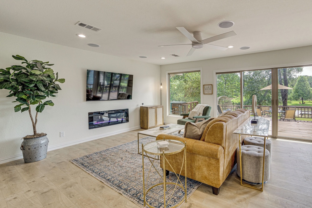 Private Dock: Waterfront Cedar Creek Lake Home