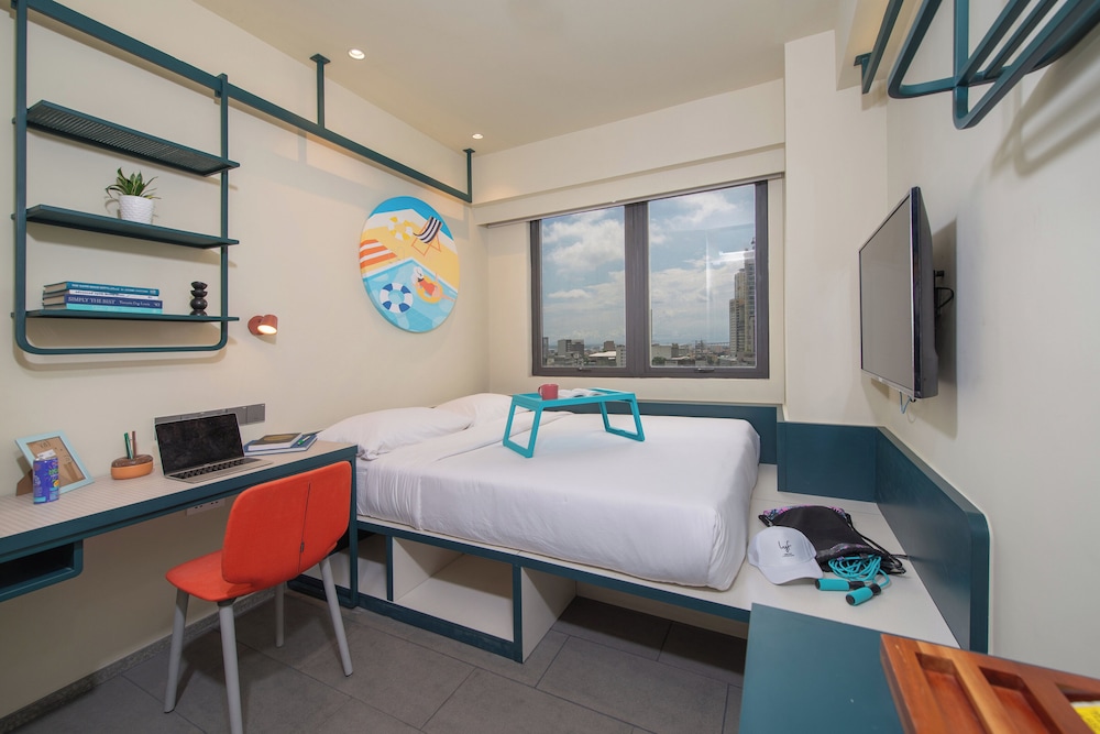 Hotel lyf Cebu City - Image 1